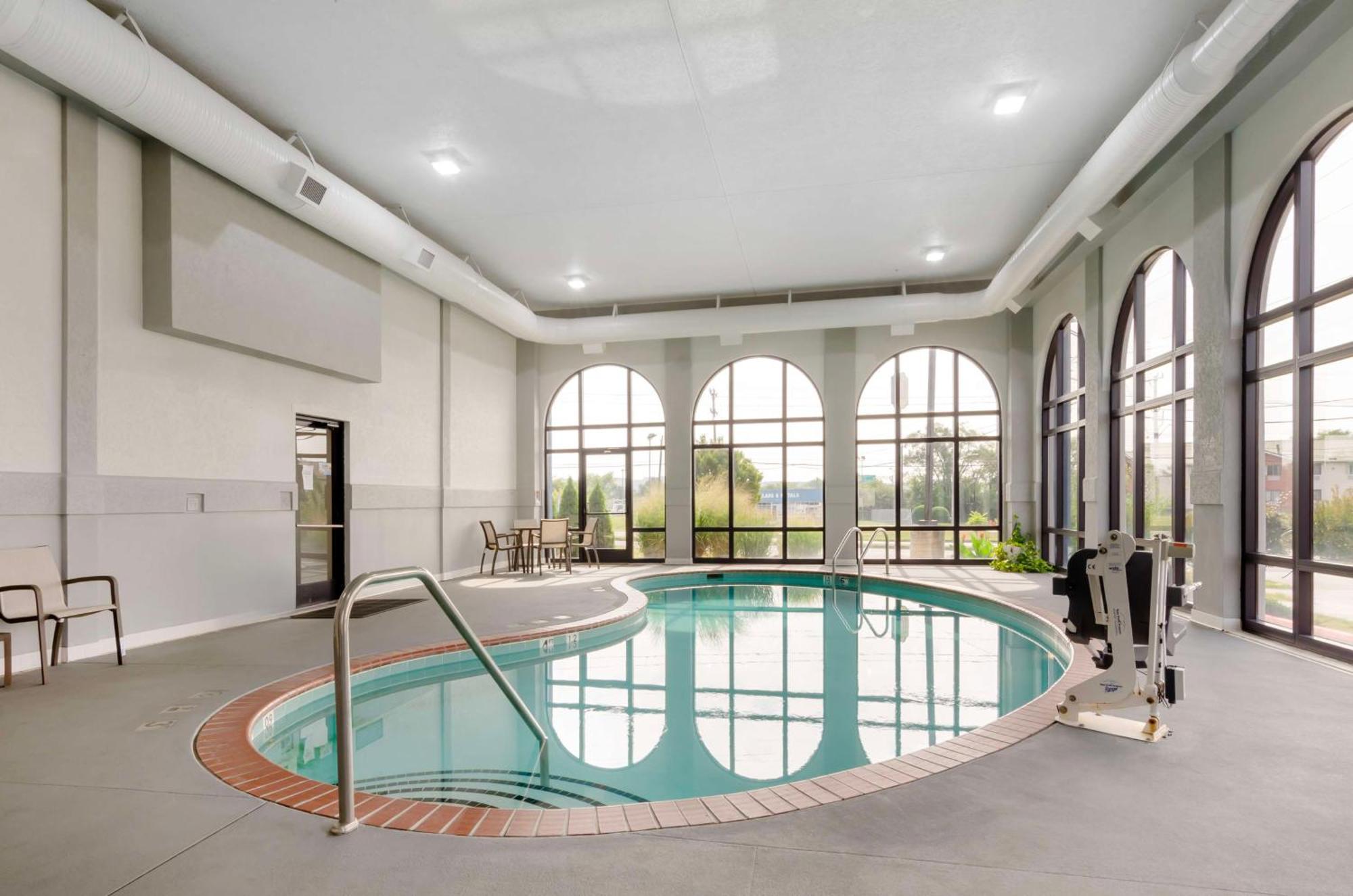 Best Western Plus Харрисонберг Экстерьер фото
