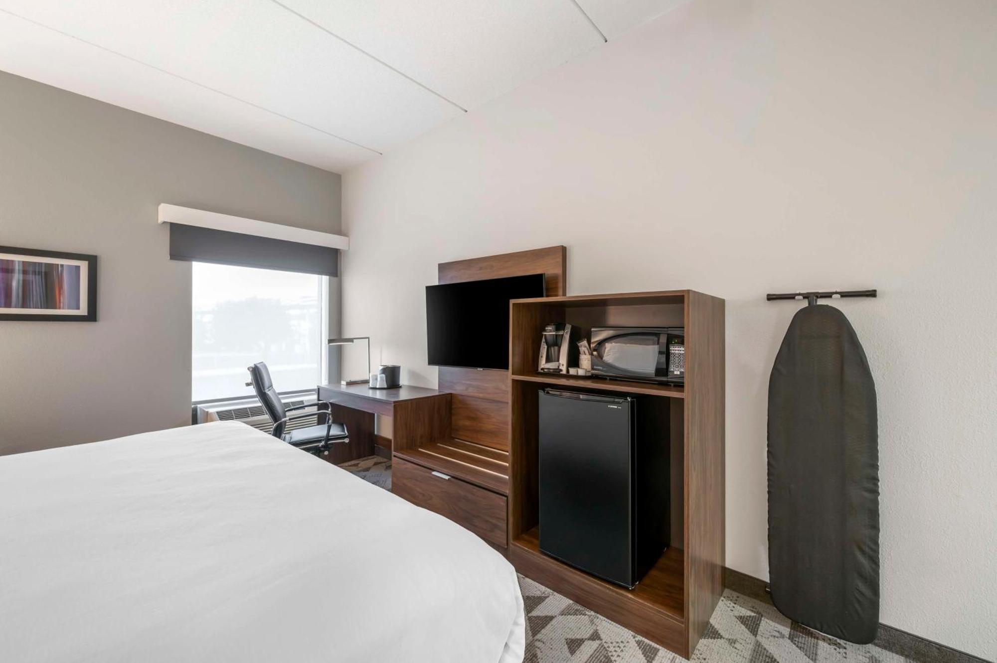 Best Western Plus Харрисонберг Экстерьер фото